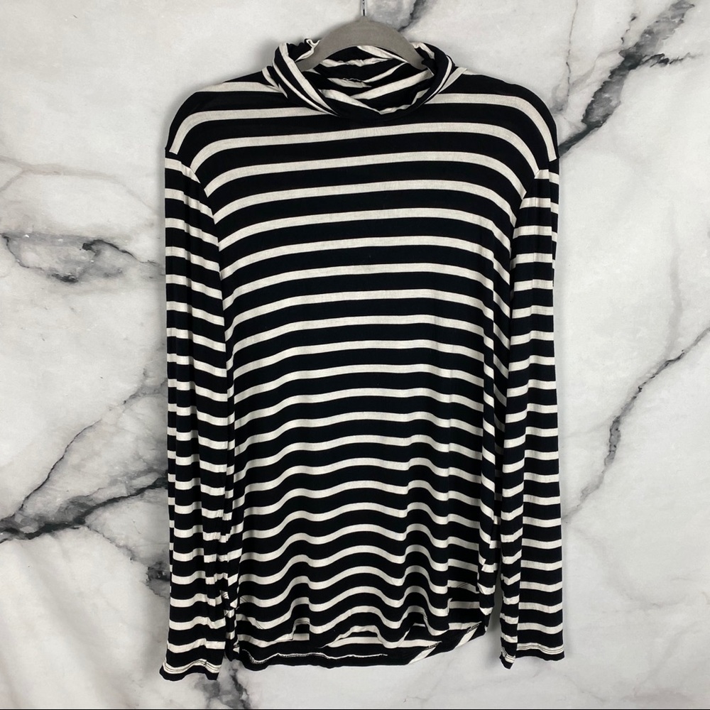 Old Navy Black and White Long Sleeve Turtleneck Shirt
